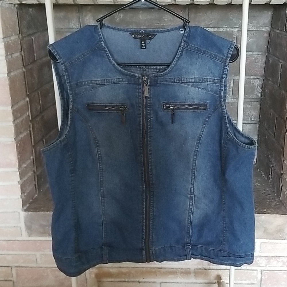 Jean Vest